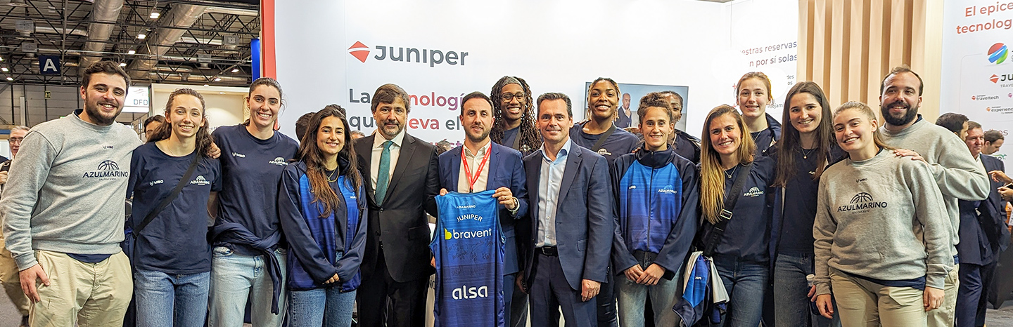 Azul Marino Mallorca Basketball players visit the Juniper Travel Technology Stand at FITUR
